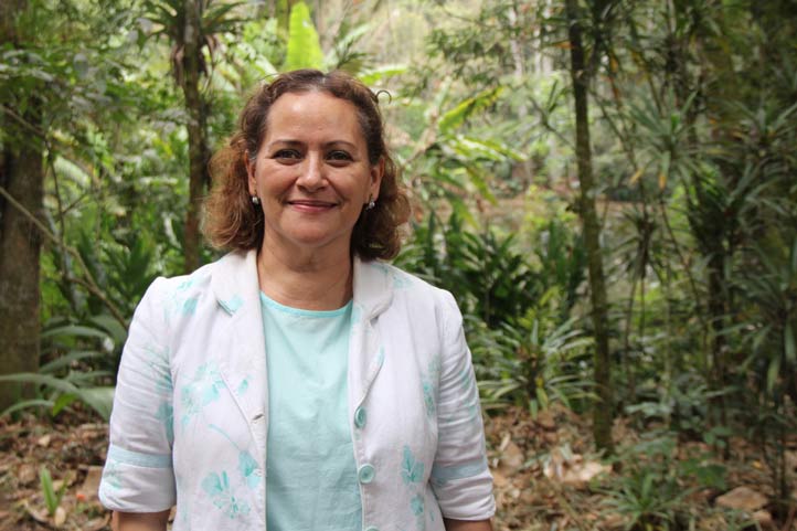 Rebeca Menchaca, coordinadora del Orquidario UV 
